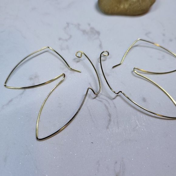 Handmade gold plated wire butterfly medium size earrings - Picture 2 of 5